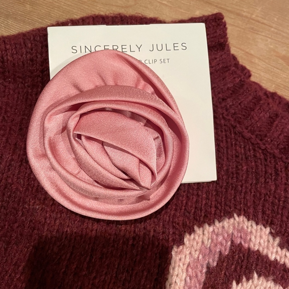 NWT Sincerly Jules Burgundy Pink Cream Crop Sweater Rosette Barrette Duo M - Picture 7 of 8